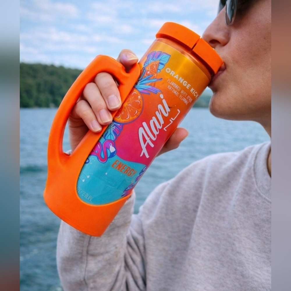 NWOT On The Go Slim Drink Holder